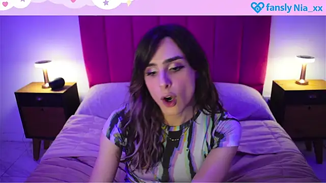 estrogen nia online show from 5, 10, 2025