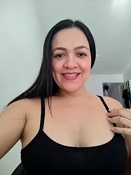 LindaSalo33 online show from 26, 10, 2025