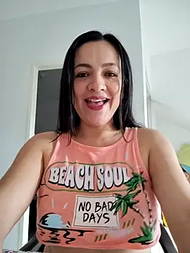 LindaSalo33 online show from 15, 10, 2025