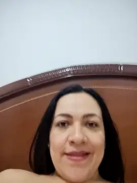 LindaSalo33 online show from 5, 10, 2025