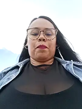 Snapshot of Italia_12 chatting on 12, 11, 2025 Italia 12 online show from 12, 11, 2025