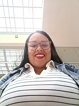 Snapshot of Italia_12 chatting on 10, 11, 2025 Italia 12 online show from 10, 11, 2025