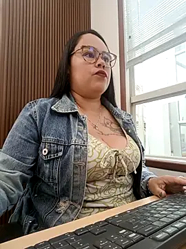 Snapshot of Italia_12 chatting on 4, 11, 2025 Italia 12 online show from 4, 11, 2025