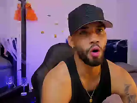 Snapshot of theo_sky1 chatting on 28, 10, 2025 theo sky1 online show from 28, 10, 2025