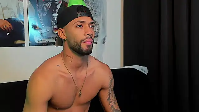 Snapshot of theo_sky1 chatting on 18, 10, 2025 theo sky1 online show from 18, 10, 2025