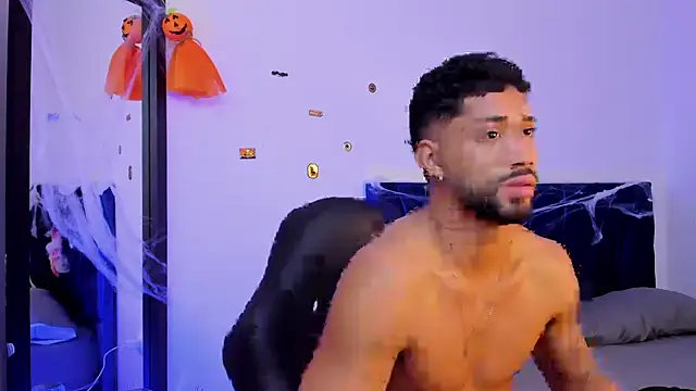 Snapshot of theo_sky1 chatting on 21, 10, 2025 theo sky1 online show from 21, 10, 2025