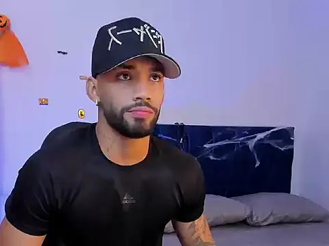 Snapshot of theo_sky1 chatting on 27, 10, 2025 theo sky1 online show from 27, 10, 2025