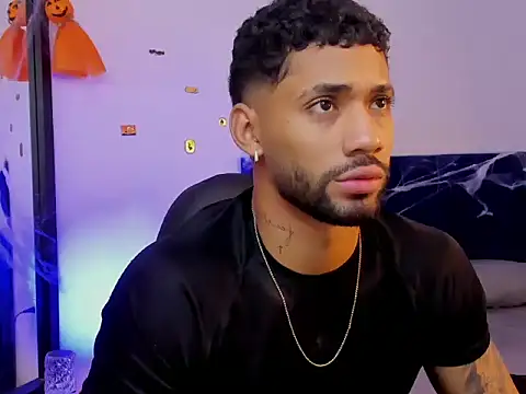 Snapshot of theo_sky1 chatting on 30, 10, 2025 theo sky1 online show from 30, 10, 2025