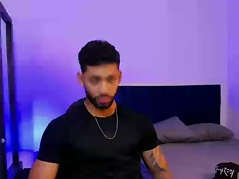 Snapshot of theo_sky1 chatting on 4, 11, 2025 theo sky1 online show from 4, 11, 2025