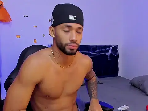 Snapshot of theo_sky1 chatting on 17, 10, 2025 theo sky1 online show from 17, 10, 2025