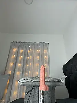 MerliaSsomer online show from 7, 11, 2025