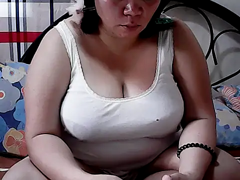 HornyPussie69 online show from 29, 3, 2026