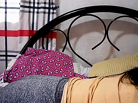 HornyPussie69 online show from 10, 3, 2026