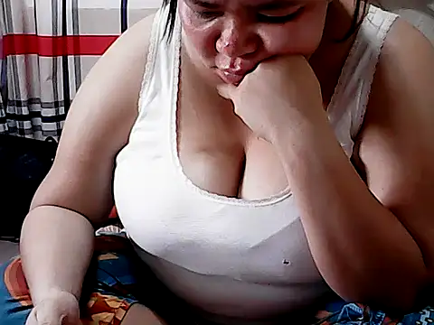 HornyPussie69 online show from 9, 4, 2026