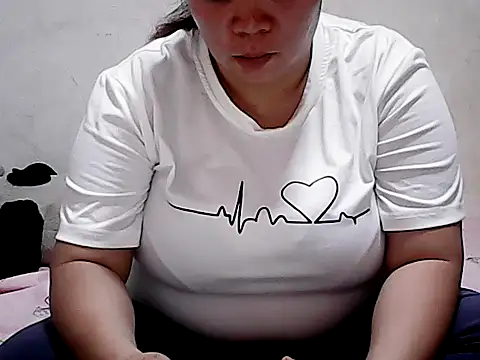 HornyPussie69 online show from 25, 2, 2026