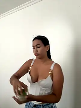 Sofi kim  online show from 23, 11, 2025