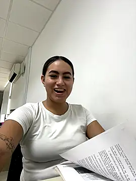 Sofi kim  online show from 28, 10, 2025