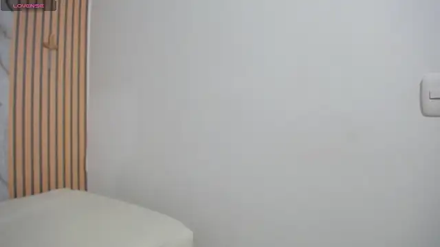 PiaGelvez online show from 27, 10, 2025