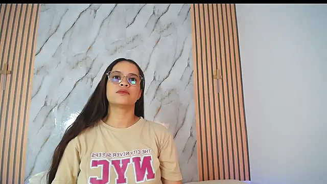 PiaGelvez online show from 1, 12, 2025