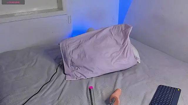 Alejarossi online show from 12, 2, 2026