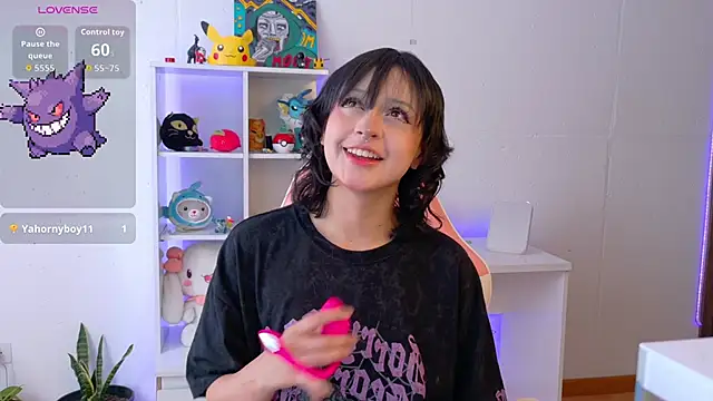 Sallie Doll online show from 4, 11, 2025