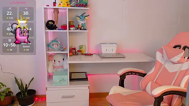 Sallie Doll online show from 12, 11, 2025