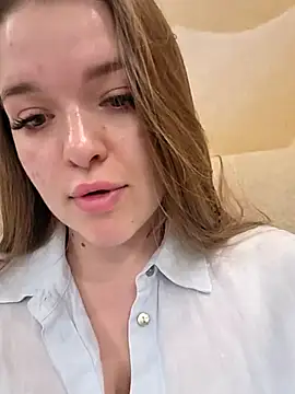 EmilyWhispers online show from 25, 6, 2026
