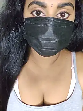 Dheronika sweetie online show from 10, 6, 2026