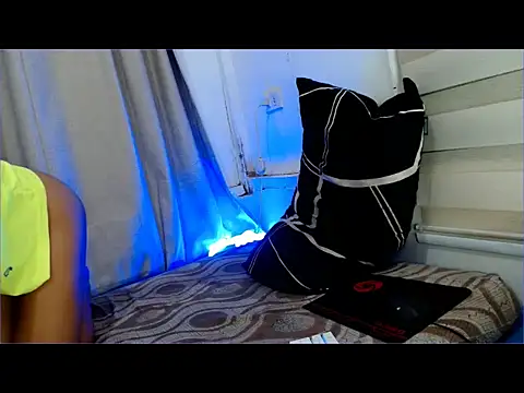 Snapshot of ella_foxtrot chatting on 26, 10, 2025 ella foxtrot online show from 26, 10, 2025