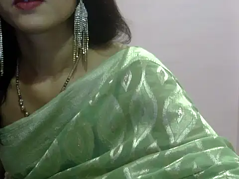 Snapshot of Laila_Cute chatting on 4, 7, 2026 Laila Cute online show from 4, 7, 2026