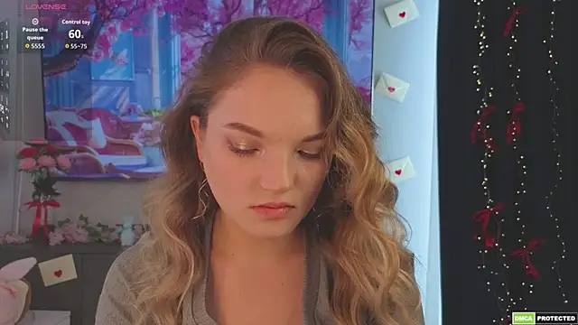 JulieLupo online show from 6, 4, 2026