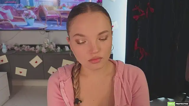 JulieLupo online show from 10, 4, 2026