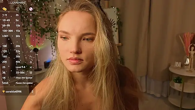 JulieLupo online show from 11, 11, 2025