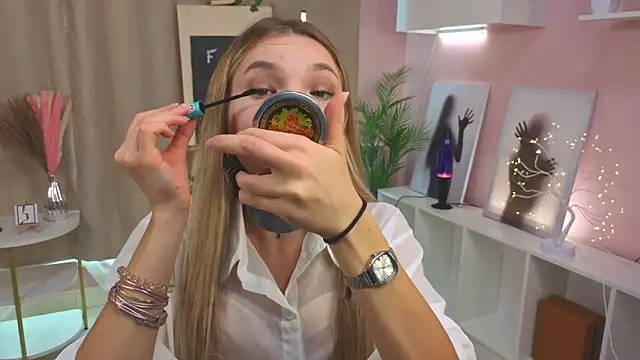 JulieLupo online show from 12, 10, 2025