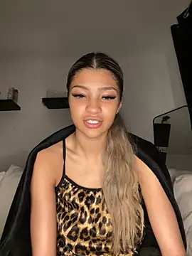 Honeyyyxo online show from 7, 11, 2025