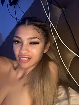 Honeyyyxo online show from 2, 11, 2025