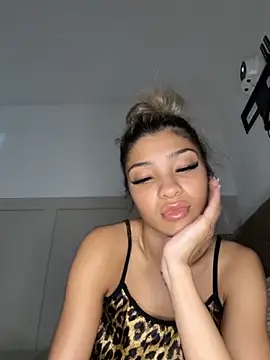 Honeyyyxo online show from 1, 11, 2025