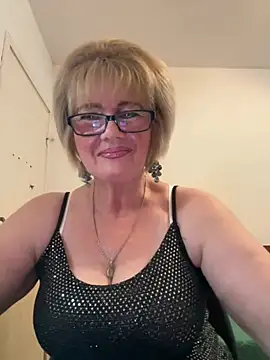 Snapshot of BoloshkaBlonda chatting on 25, 6, 2026 BoloshkaBlonda online show from 25, 6, 2026