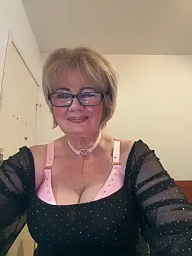 Snapshot of BoloshkaBlonda chatting on 9, 6, 2026 BoloshkaBlonda online show from 9, 6, 2026