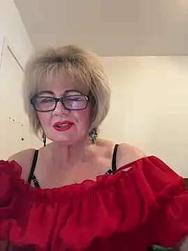 Snapshot of BoloshkaBlonda chatting on 4, 7, 2026 BoloshkaBlonda online show from 4, 7, 2026