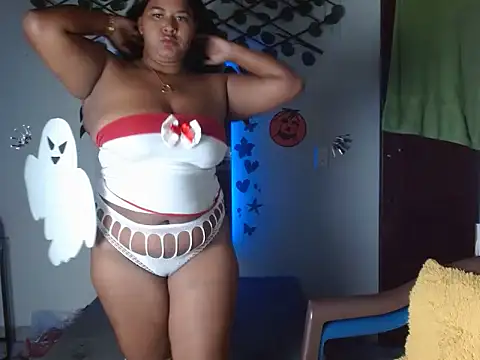 Ebony luna online show from 3, 10, 2025