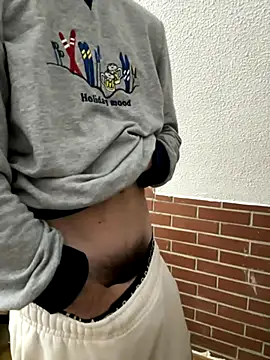 BABYJR05 online show from 11, 11, 2025