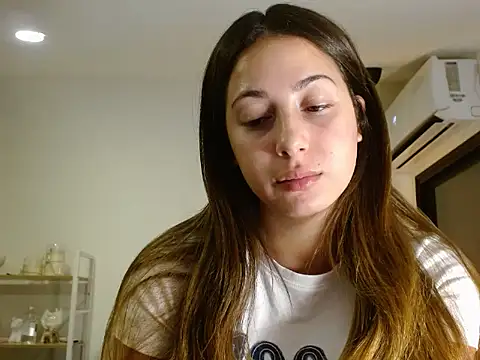 Snapshot of poppysinclair chatting on 14, 10, 2025 poppysinclair online show from 14, 10, 2025