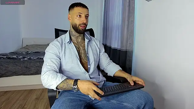 MasculineGuy99 online show from 25, 10, 2025