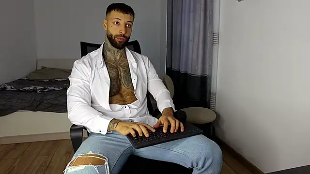 MasculineGuy99 online show from 5, 11, 2025