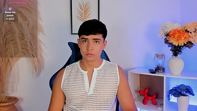 Thiago Connor21 online show from 12, 7, 2026