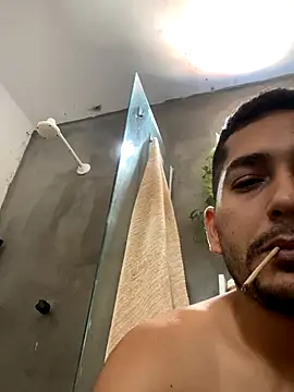 Snapshot of Du_Corte83 chatting on 1, 12, 2025 Du Corte83 online show from 1, 12, 2025