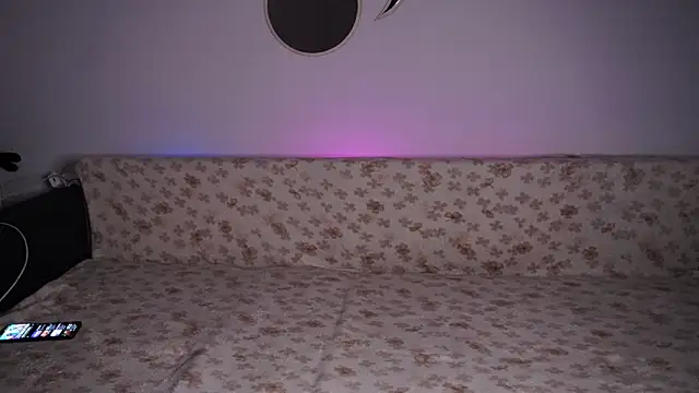 Dahliacruzz online show from 3, 12, 2025