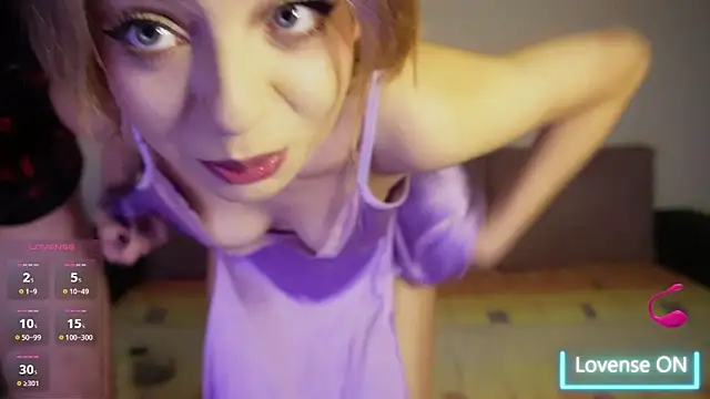 Dahliacruzz online show from 7, 11, 2025