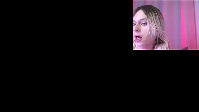 Snapshot of SophieDiamond_Xx chatting on 21, 11, 2025 SophieDiamond Xx online show from 21, 11, 2025